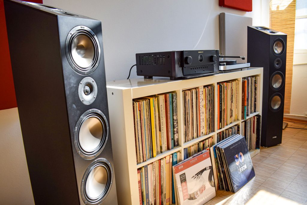 Canton GLE 90 AR Ambiente mit Marantz Cinema 50